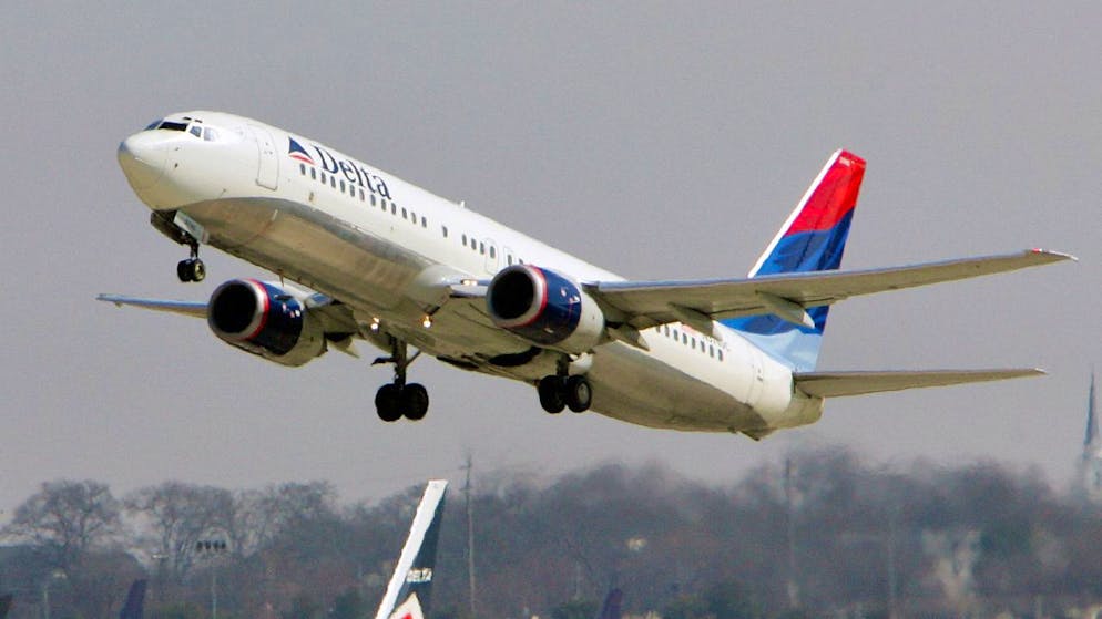 Eine Boeing-Maschine von Delta Airlines musste am Freitag deutlich früher auf dem Boden aufsetzen, als bisher geplant. (Symbolbild)
