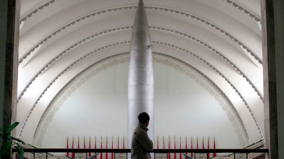 L'Arabia Saudita sta costruendo missili balistici propri, avvalendosi dell'aiuto della Cina: lo sostiene la CNN, secondo cui le agenzie d'intelligence statunitensi sono state informate su una serie di indizi raccolti, fra cui foto satellitari, classificati.