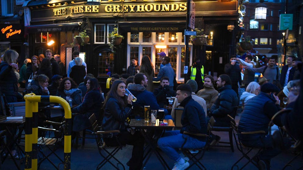 Der Pub um die Ecke ist sozialer Dreh- und Angelpunkt für viele Briten.