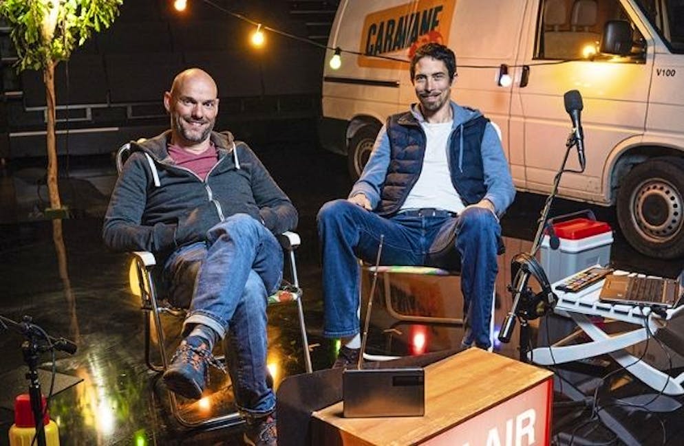 Les deux comédiens Jean-François Michelet et Lionel Frésard ont adapté leur émission phénomène en pièce de théâtre. Entre chants, musique et témoignage de leur carrière, les deux compères sont en tournée jusqu'en mars 2022.
