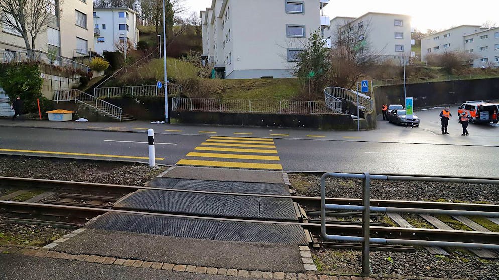 L'incidente si è verificato all'altezza di questo passaggio a livello.