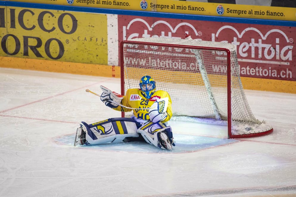 A terra anche il portiere dei grigionesi Sandro Aeschlimann