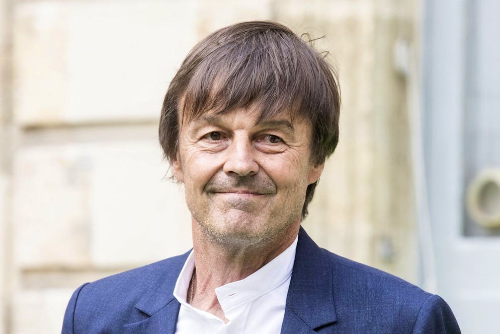 epa05970263 Newly appointed French Ecology Minister Nicolas Hulot delivers a speech with former Ecology Minister Segolene Royal (unseen) during the handover ceremony at the Ecology Ministry in Paris, France, 17 May 2017. EPA/ETIENNE LAURENT