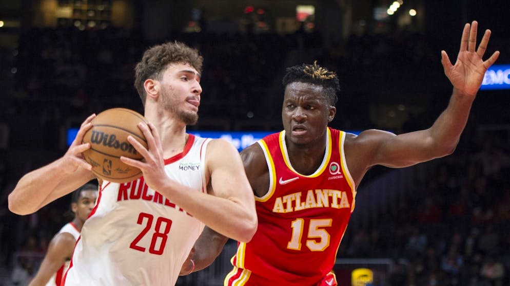 Clint Capela (à droite) a dû se soumettre au protocole Covid.