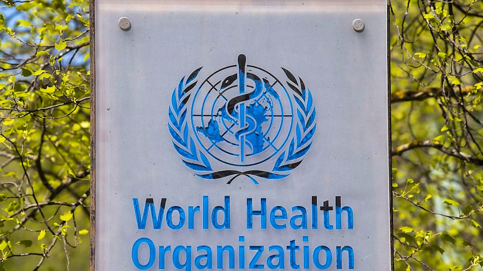 Secondo l'Organizzazione mondiale della sanità, i rischi legati alla variante Omicron del coronavirus restano elevati.