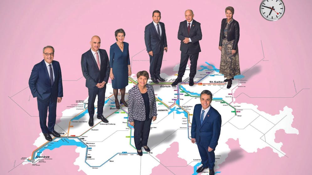 Con la foto ufficiale del Consiglio federale del 2022 il presidente della Confederazione, Ignazio Cassis, ha voluto rappresentare gli stretti legami che uniscono la Svizzera alla sua popolazione,.