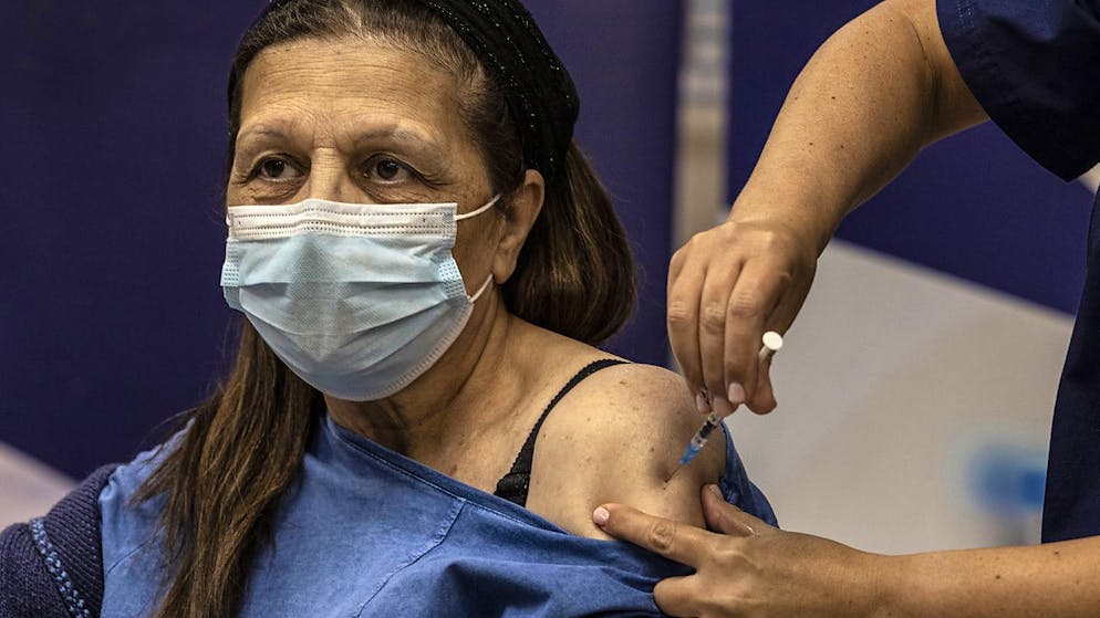 Les autorités sanitaires ont donné jeudi le feu vert à la 4e dose pour les personnes immunodéprimées à la suite de la campagne de doses de rappel à l'été 2021.