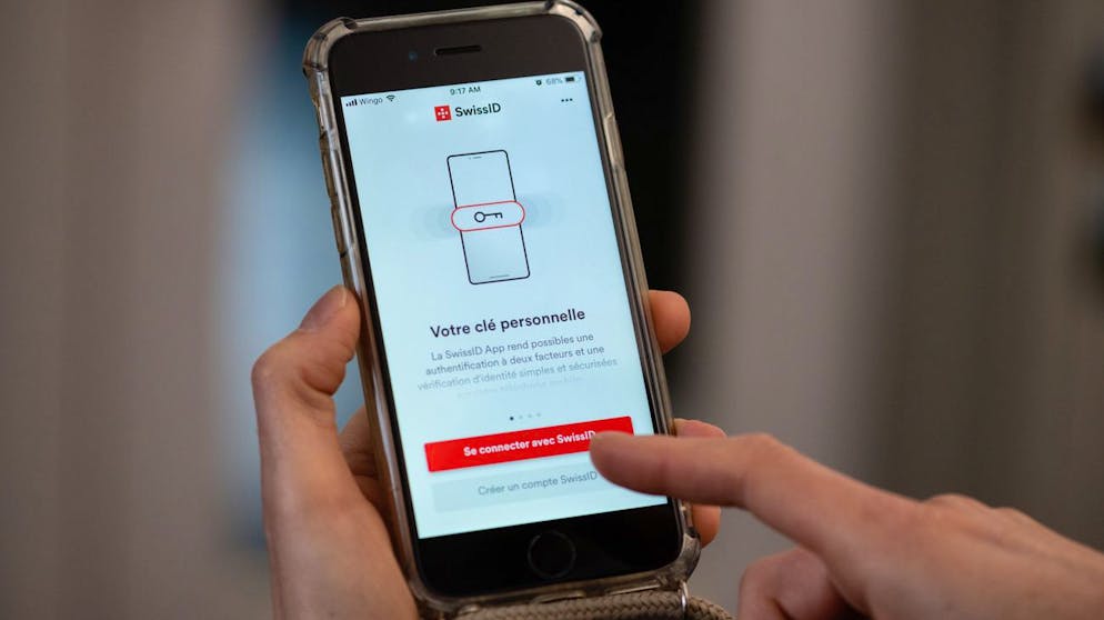 Schweizer*innen sollen sich künftig online mit einer elektronischen Identitätskarte ausweisen können – über das entsprechende Gesetz wird am 7. März abgestimmt.