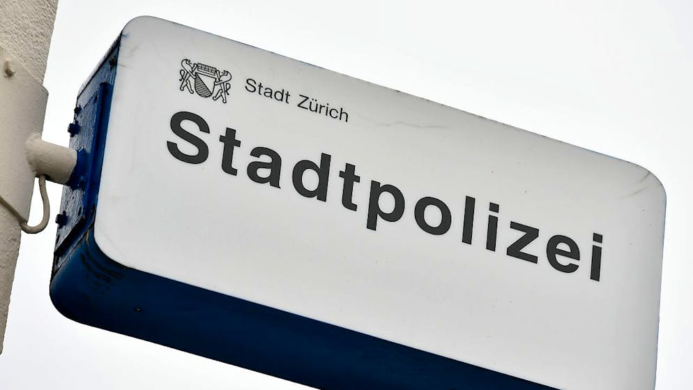 Ein Stadtpolizist wurde am Bahnhofquai attackiert und im Gesicht verletzt. (Symbolbild)