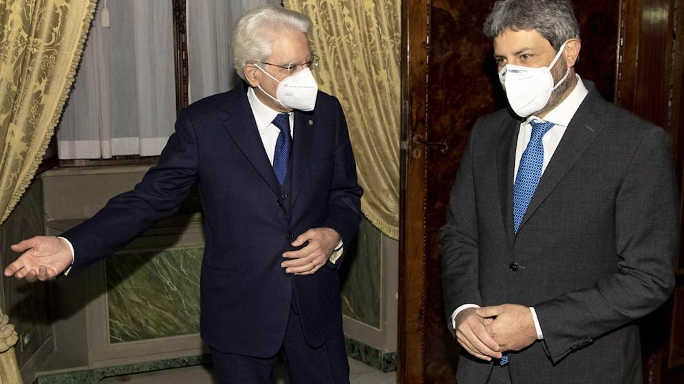Il presidente della Camera Roberto Fico, chiamato dal presidente della Repubblica Sergio Mattarella a capire se ci sono le condizioni per un Conte ter, ha aperto un "tavolo tecnico" che cercherà di sciogliere i nodi programmatici che dividono la maggioranza di governo.