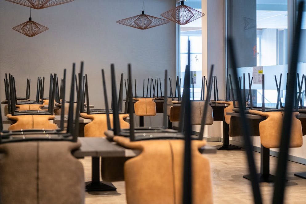 Savosa: Simona Malagoni, Direttrice centro fitness e benessere A-Club ai tempi della pandemia Covid-19. Nella foto il bar ristorante del centro fitness e benessere A-Club di Savosa, chiuso dal 22 dicembre 2020 a causa delle nuove restrizioni imposte a causa della pandemia da Covid-19.
© Ti-Press / Elia Bianchi