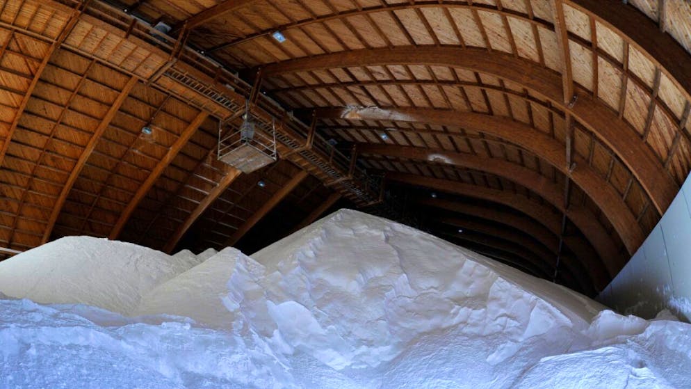 Salzlager im Kuppelbau Saldome der Saline Schweizerhalle.