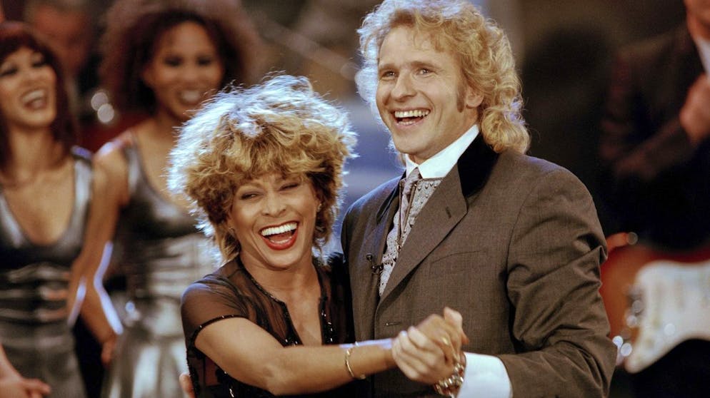 Den Walzer tanzte er mit Tina Turner.