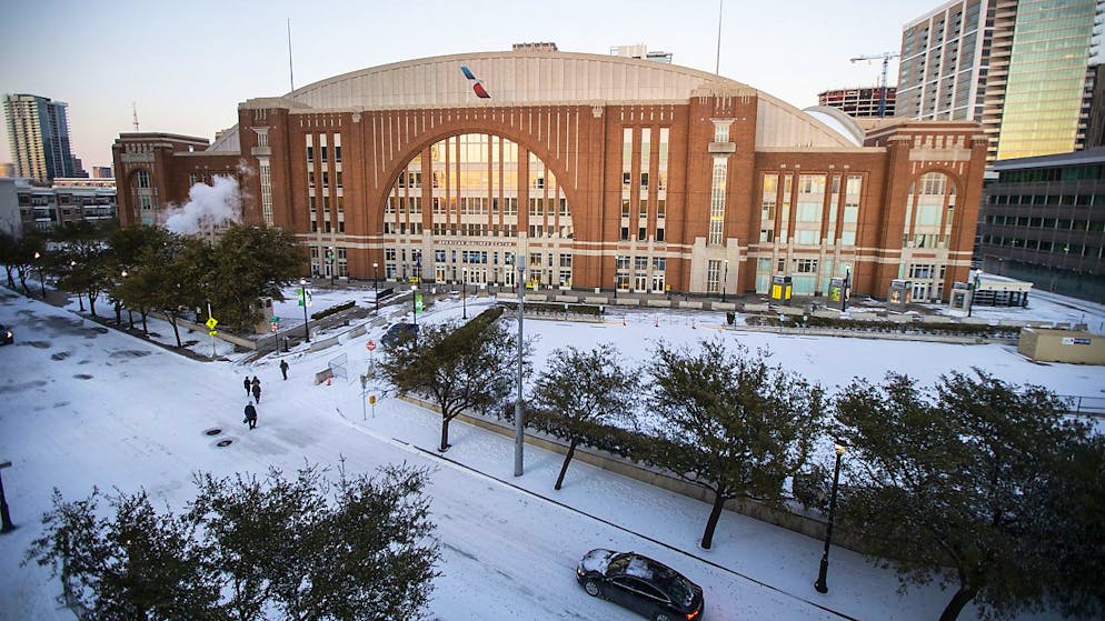 Kein Eishockey am Montag in Dallas: Eisige Kälte verhinderte das NHL-Spiel.