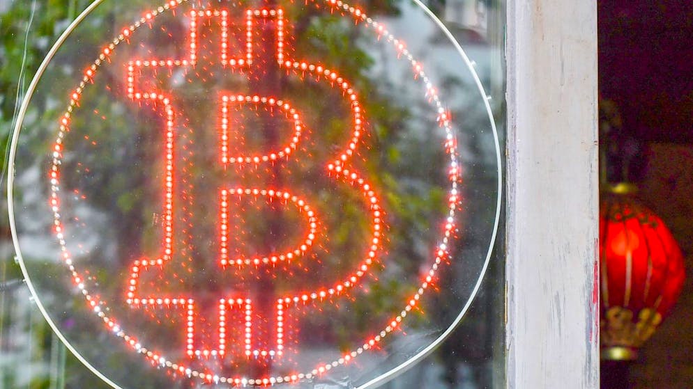 Il logo del bitcoin, che ha raggiunto un nuovo record.
