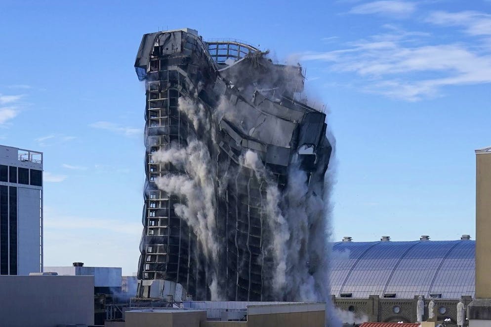 Hier Sackt Das Trump Plaza In Atlantic City In Sich Zusammen