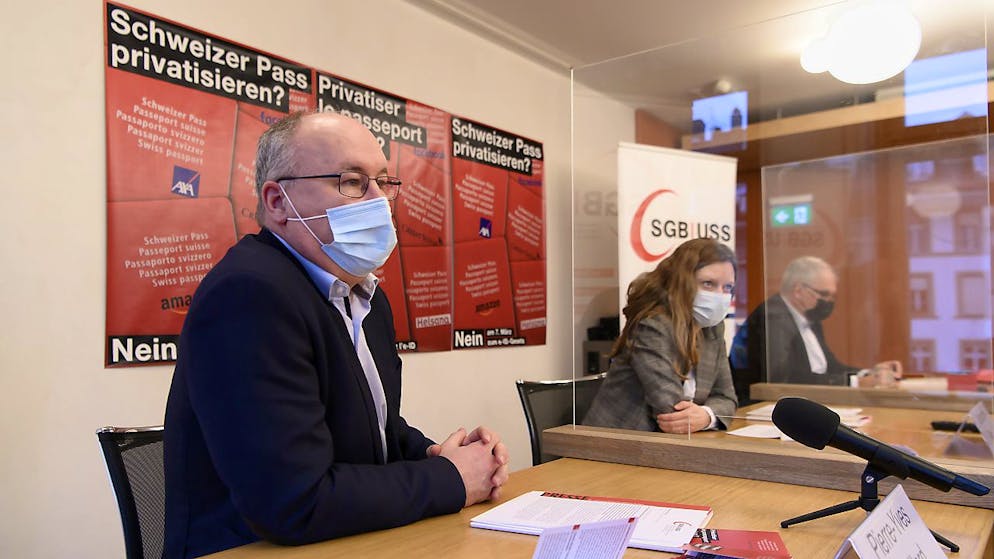 L'USS contro la privatizzazione del "passaporto digitale"