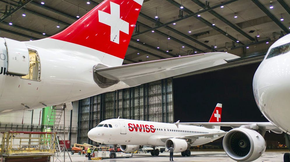 Maintenance of Swiss International Air Lines airplanes at the aircraft maintenance center at Zurich Airport in Kloten in the Canton of Zurich, Switzerland, pictured on July 22, 2014. (KEYSTONE/Christian Beutler)