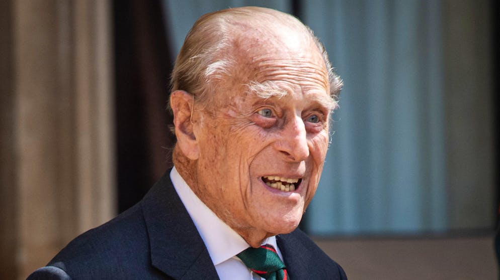 WINDSOR, ENGLAND - JULY 22: Prince Philip, Duke of Edinburgh during the transfer of the Colonel-in-Chief of The Rifles at Windsor Castle on July 22, 2020 in Windsor, England. The Duke of Edinburgh has been Colonel-in-Chief of The Rifles since its formation in 2007. HRH served as Colonel-in-Chief of successive Regiments which now make up The Rifles since 1953. The Duchess of Cornwall was appointed Royal Colonel of 4th Battalion The Rifles in 2007. (Photo by Samir Hussein/ Samir Hussein/WireImage )