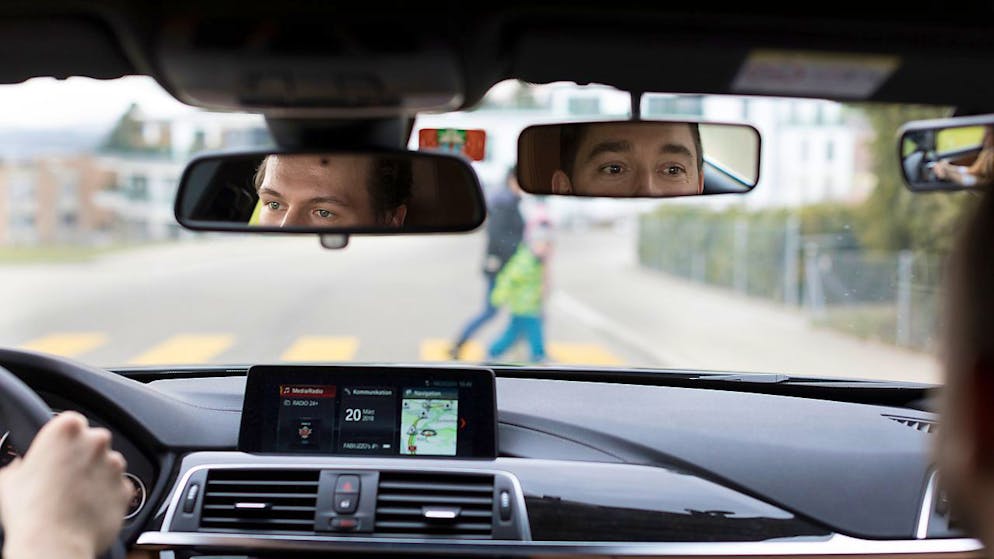 Waadtländer Ermittler überwachten mutmassliche Drogendealer durch die Installation von GPS-Sendern und Mikrofonen, die sie in ihren Autos installiert hatten. Die dabei im Ausland gesammelten Beweise müssen auf Anordnung des Bundesgerichts nun vernichtet werden. (Symbolbild)