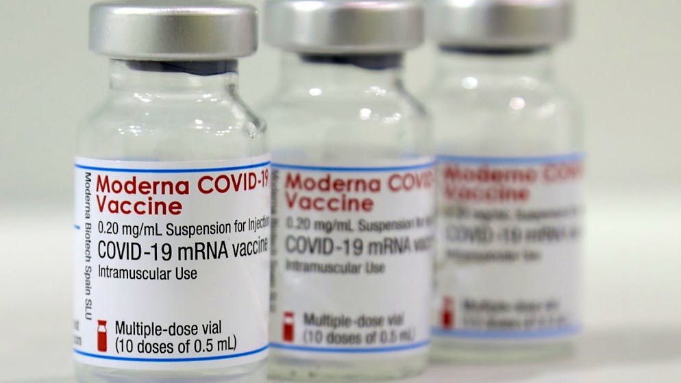Das US-Unternehmen Moderna will die Produktionskapazitäten für seinen Corona-Impfstoff ausbauen. Foto: Michael Sohn/AP