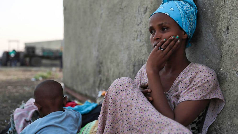 ARCHIV - Flüchtlinge aus der äthiopischen Konfliktregion Tigray sind in der Region al-Qadarif angekommen. Foto: Marwan Ali/AP/dpa
