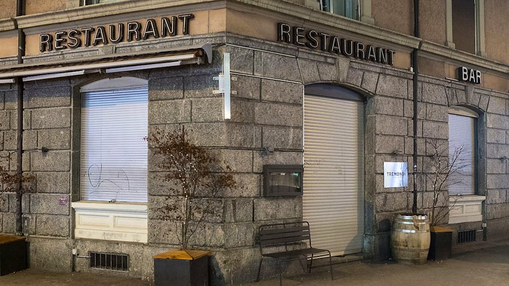 Geschlossene Läden und Restaurants wirken sich auf die Wirtschaftsentwicklung aus. Die Experten des KOF rechnen daher erst später wieder mit einem Aufschwung der Wirtschaft. (Symbolbild)