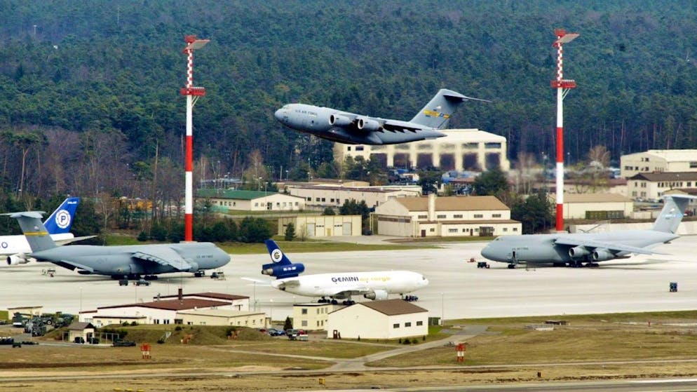 La base aerea di Ramstein, nel sud-ovest della Germania, è utilizzata come sede centrale per l'aviazione statunitense in Europa.