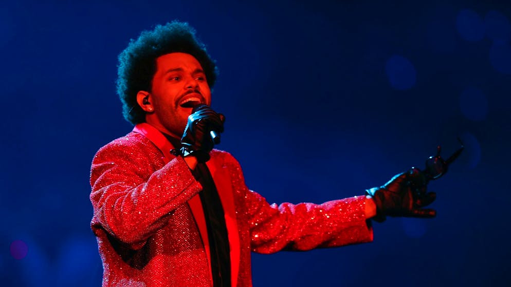 Diese berühmten Musikerinnen und Musiker haben ihre Namen geändert. The Weeknd habe eine Katharsis durchgemacht und nennt sich jetzt Abel Tesfaye. Abel Makkonen Tesfaye lautet der bürgerliche Name des kanadischen Superstars. 