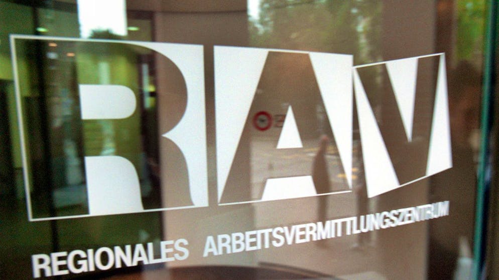 Bei den Regionalen Arbeitsvermittlungs-Zentren (RAV) in der Ostschweiz waren Ende Januar mehr Arbeitslose gemeldet (Archivbild).