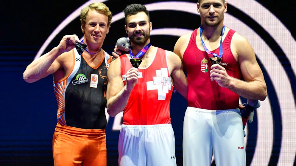 An den Europameisterschaften in Glasgow wies Oliver Hegi auch den Niederländer Epke Zonderland am Reck in die Schranken