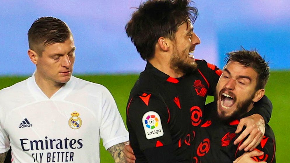 Toni Kroos (links) und Real Madrid kommen gegen Real Sociedad nur zu einem Remis.