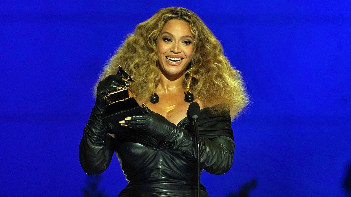 Grammys: Beyoncé Stellt Rekord Auf – Genfer Musiker Geht Leer Aus ...