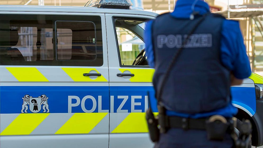 Die Basler Polizei hat den 41-jährigen falschen Polizisten in der Erlenmattstrasse festgenommen.
