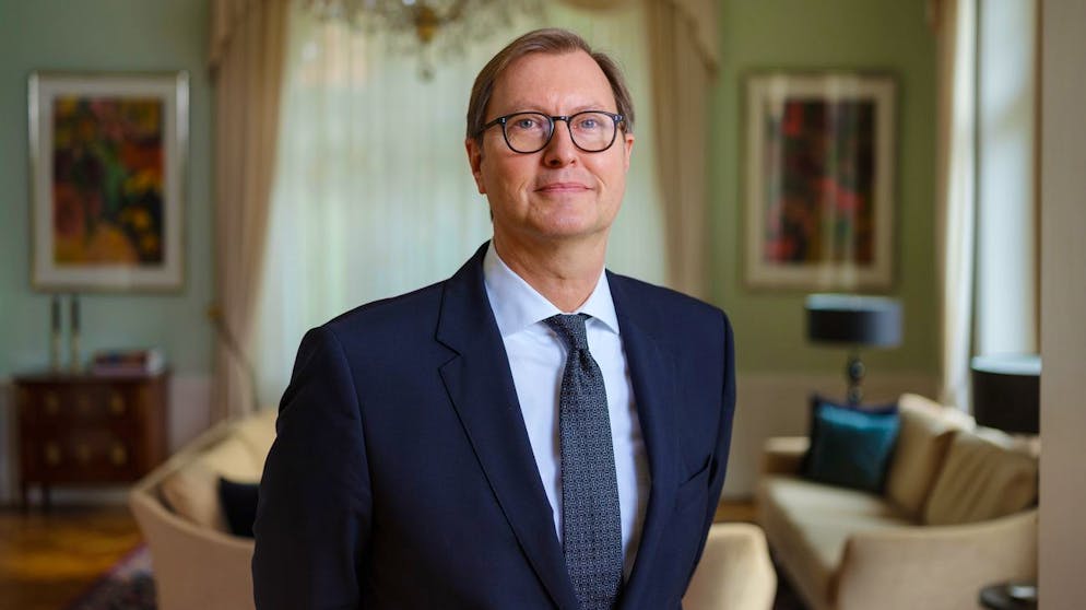 Michael Fluegger, Botschafter der Bundesrepublik Deutschland in der Schweiz, posiert fuer ein Portrait am 4. Dezember 2020 in den Raeumlichkeiten der Deutschen Botschaft in Bern.