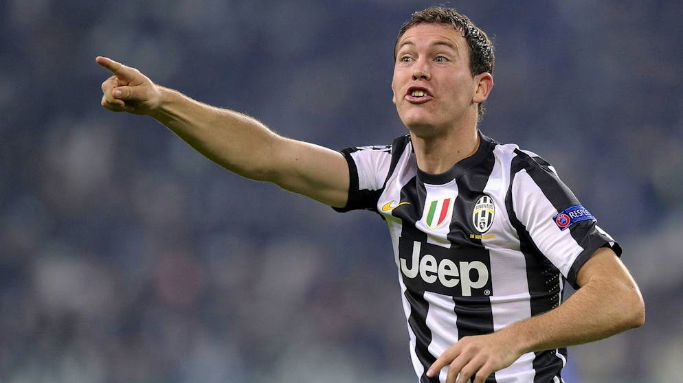 Juventus Swiss defender Stephan Lichtsteiner gestures during a Champions League, Group E, soccer match between Juventus and Chelsea at the Juventus stadium in Turin, Italy, Tuesday, Nov. 20, 2012. Juventus took a giant step toward qualifying for the Champions League knockout stages with a 3-0 win over Chelsea on Tuesday. (AP Photo/Fabio Ferrari, Lapresse)
