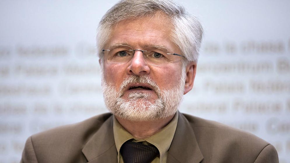 Rudolf Hauri, presidente dell'Associazione dei medici cantonali, pensa che si estenderà l'uso obbligatorio della mascherina.