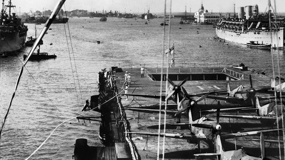 View of the Suez Canal at Port Said, 6. June 1967. Nasser blocks the Suez Canal. Egypt today desided to stop navigation through the Suez Canal, Cairo Radio announced. (KEYSTONE/Str) ======