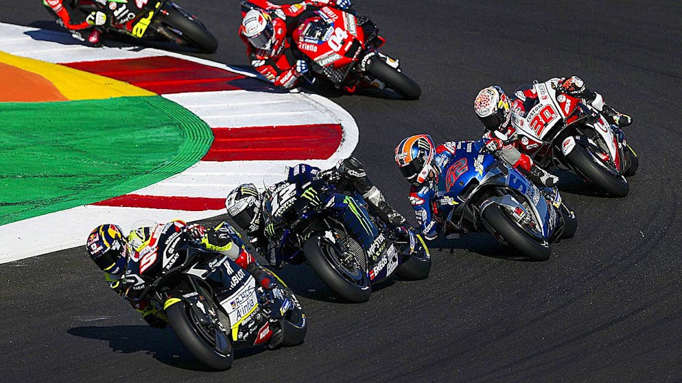 Yamaha-Fahrer Maverick Viñales feiert seinen neunten MotoGP-Sieg.
