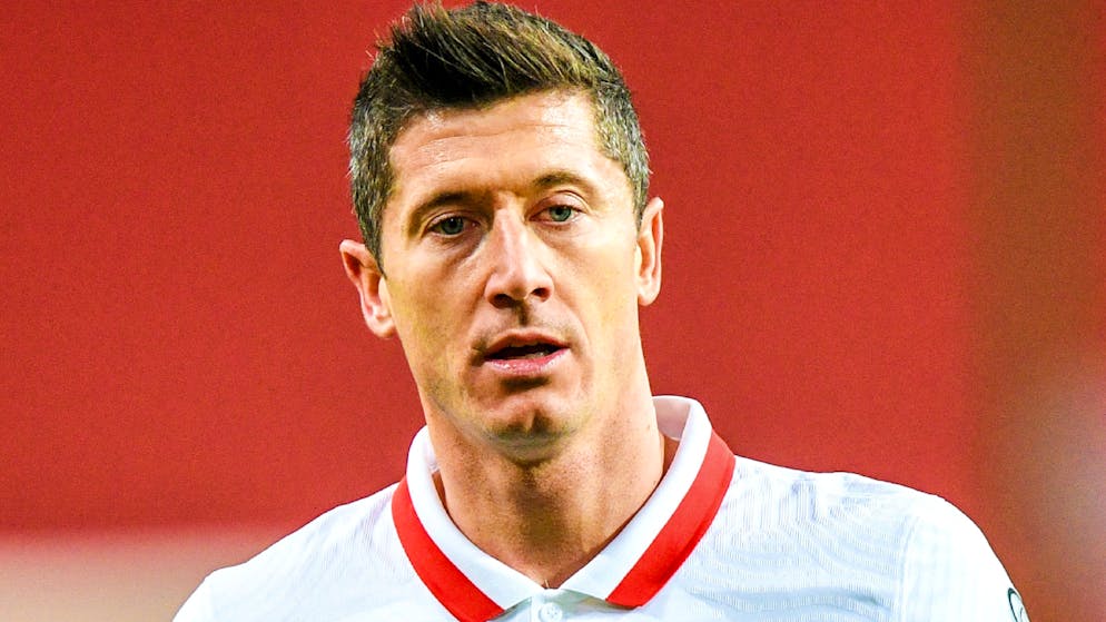 Robert Lewandowski s'est blessé au genou droit dimanche.