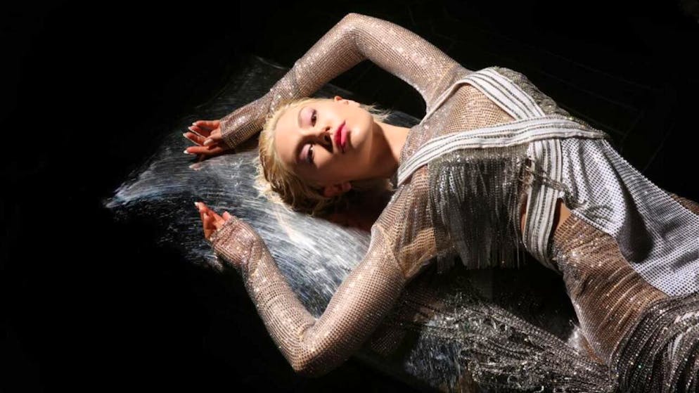 HANDOUT - Die Sängerin Elena Tsagrinou bietet mit ihrem Song «El Diablo» den Beitrag von Zypern zum Eurovision Song Contest 2021. Foto: Panos Giannakopoulos/Cyprus Delegation Eurovision Song Contest 2021/dpa - ACHTUNG: Nur zur redaktionellen Verwendung im Zusammenhang mit einer Berichterstattung über den ESC-Beitrag von Zypern 2021 und nur mit vollständiger Nennung des vorstehenden Credits