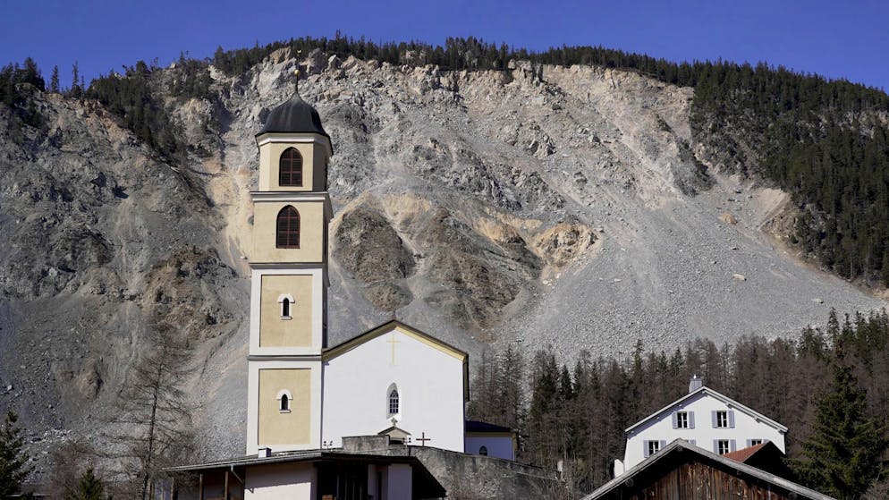 Berg bedroht Brienz. «Mittlerweile rutscht das Dorf 1,30 Meter pro Jahr»