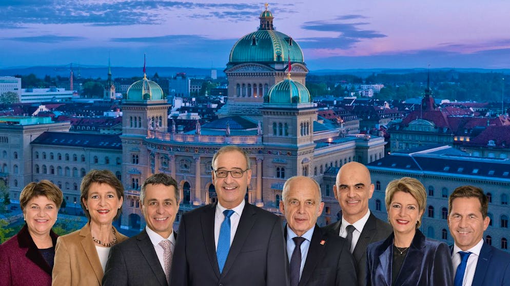 Die offiziellen Bundesratsfotos der letzten Jahre. Das offizielle Bundesratsfoto 2021 unter Bundespräsident Guy Parmelin (SVP).