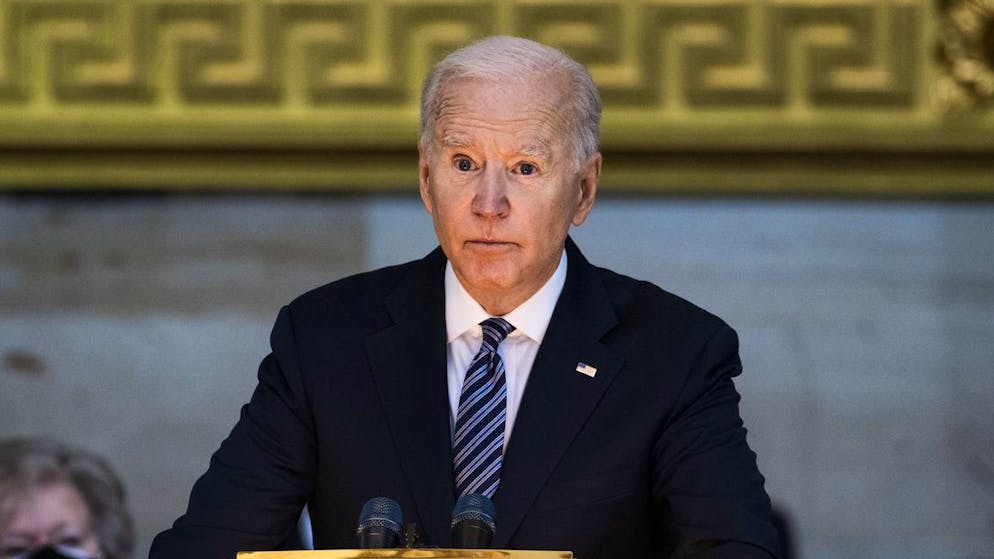 epa09133674 US President Joe Biden speaks during the service for U.S. Capitol Officer William “Billy” Evans, as his remains lie in honor in the Capitol Rotunda in Washington, DC, USA, on 13 April 2021. Officer Evans was killed in the line of duty 02 April when a driver rammed his vehicle into Evans and another officer before crashing into a security barrier at the North entrance to the Capitol. EPA/TOM WILLIAMS / POOL