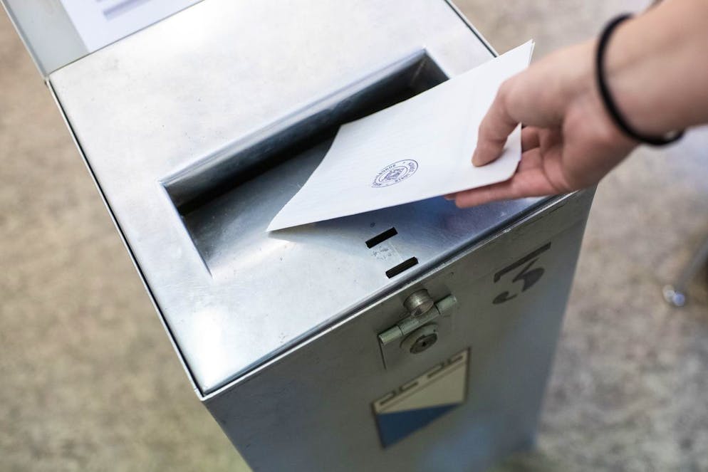 In acht Kantonen sind die Stimmbürgerinnen und Stimmbürger heute an die Urne gerufen.