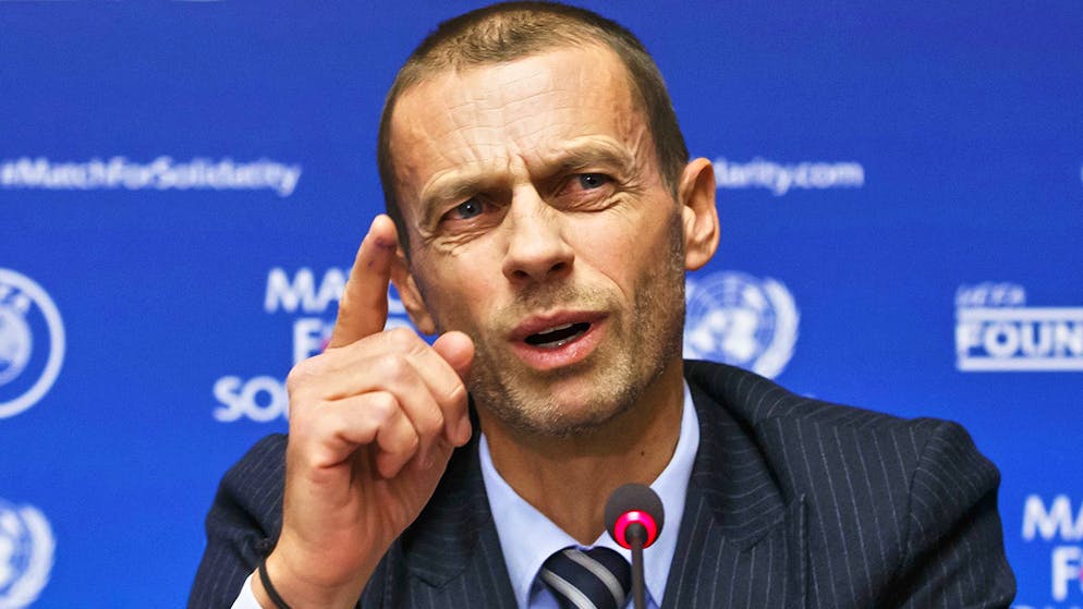 UEFA-Präsident Aleksander Ceferin Ceferin droht sogar mit einem Boykott der WM bei einer Änderung des Rhythmus.
