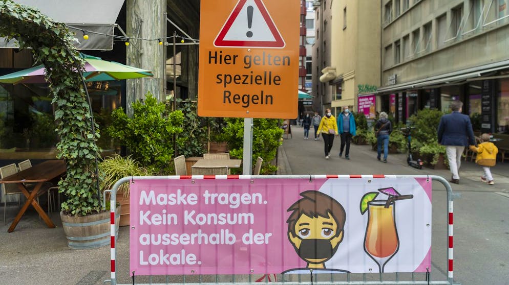Spezielle Regeln werden überall dort, wo sich viele Menschen treffen, noch während Monaten gelten. Doch heute hat der Bundesrat aufgezeigt, wann diese auslaufen könnten.