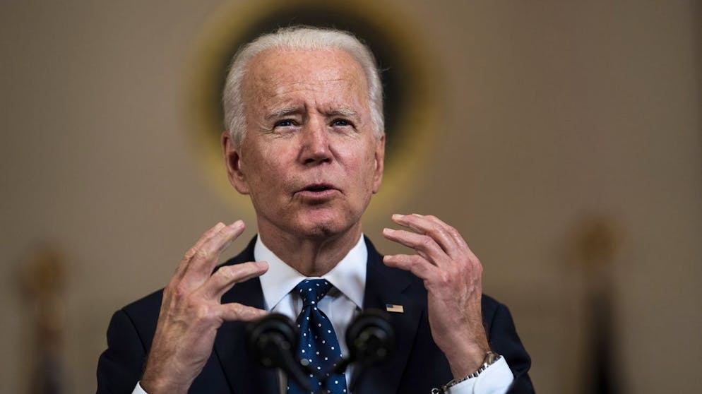 epa09148564 US President Joe Biden makes remarks after former Minneapolis Police Department Police Officer Derek Chauvin was found guilty on all counts in the death of George Floyd, at the White House in Washington, DC, USA, 20 April 2021. EPA/Doug Mills / POOL