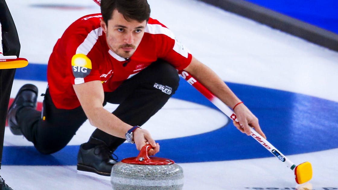 Wm In Calgary Schweizer Curler Trotz Zweiter Niederlage Weiter Auf Kurs Blue News