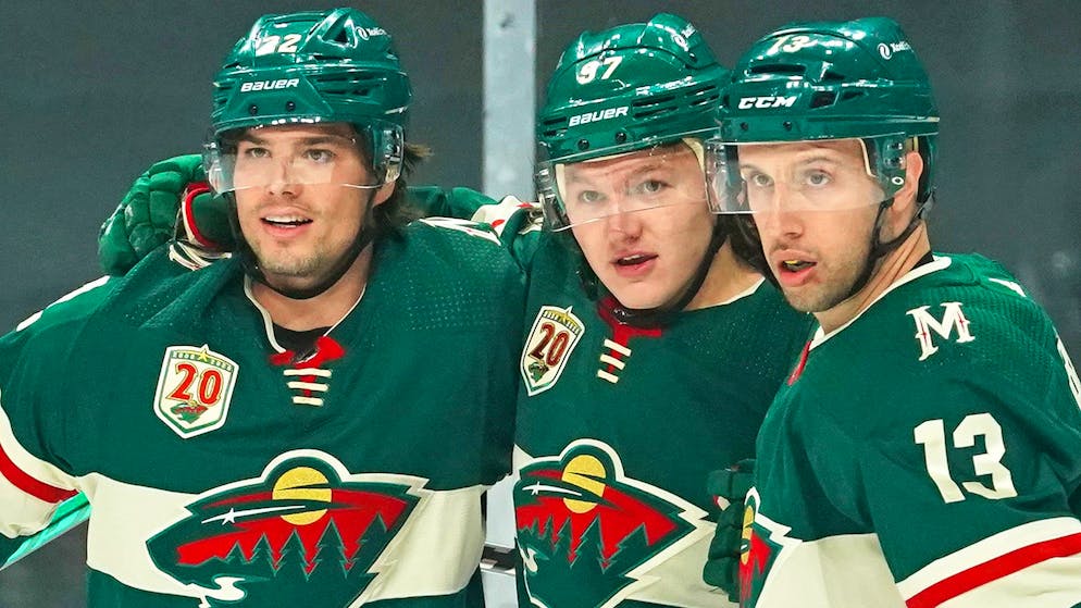 Kevin Fiala (rechts) schaffte erstmals einen Hattrick in der NHL